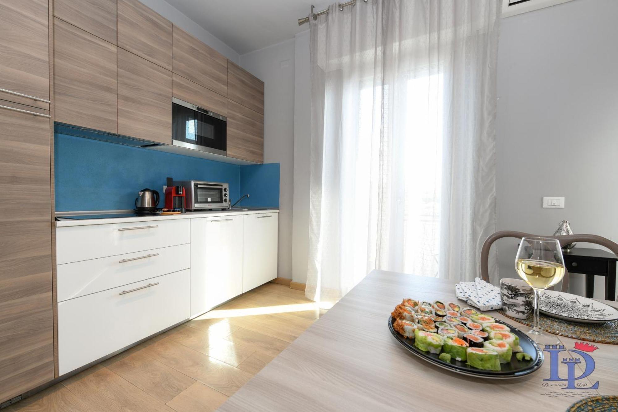 Desenzanoloft Official Partner Marriott Homes & Villas - Smiling In Desenzano Lake View เดเซนซาโนเดลการ์ดา ภายนอก รูปภาพ
