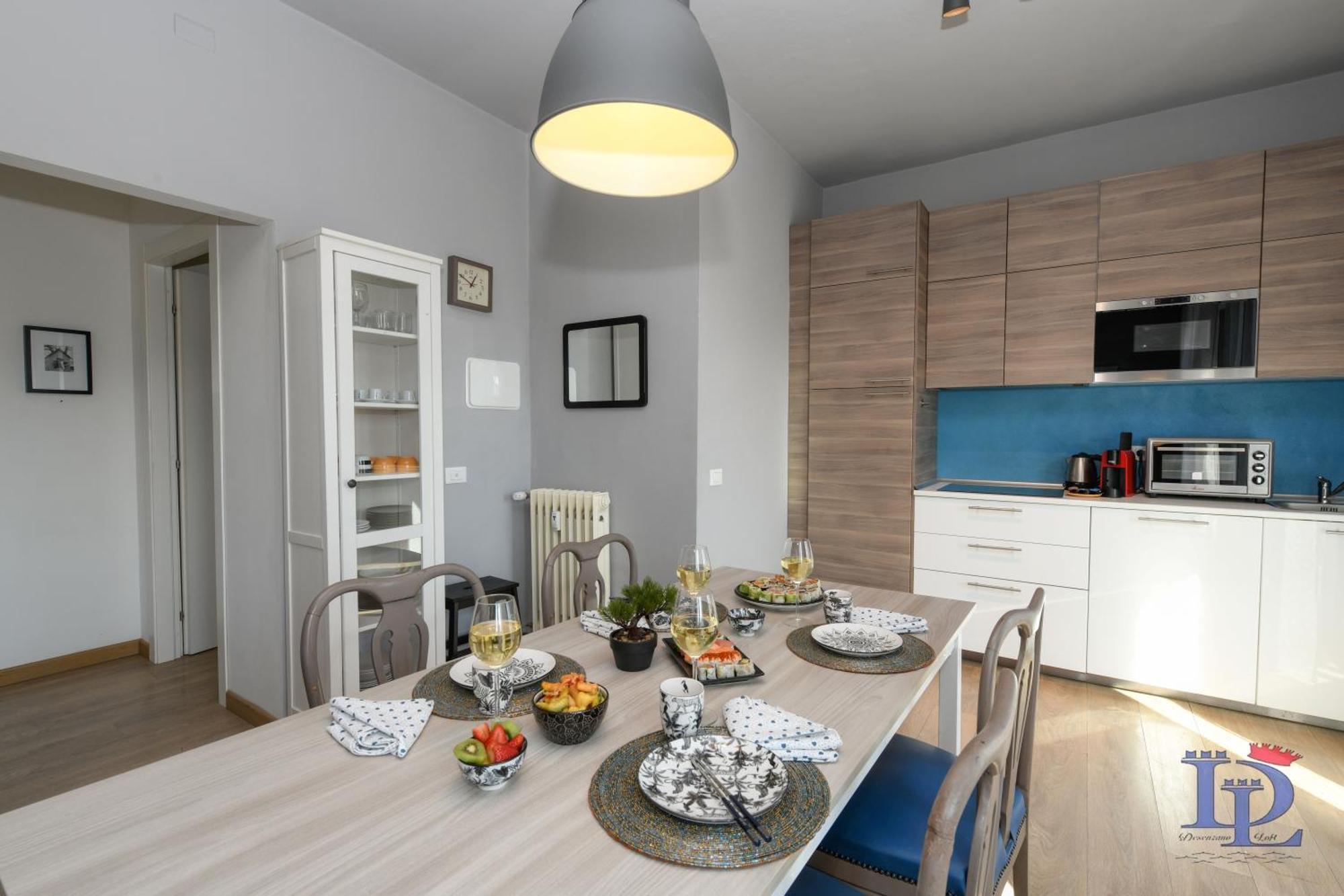 Desenzanoloft Official Partner Marriott Homes & Villas - Smiling In Desenzano Lake View เดเซนซาโนเดลการ์ดา ภายนอก รูปภาพ