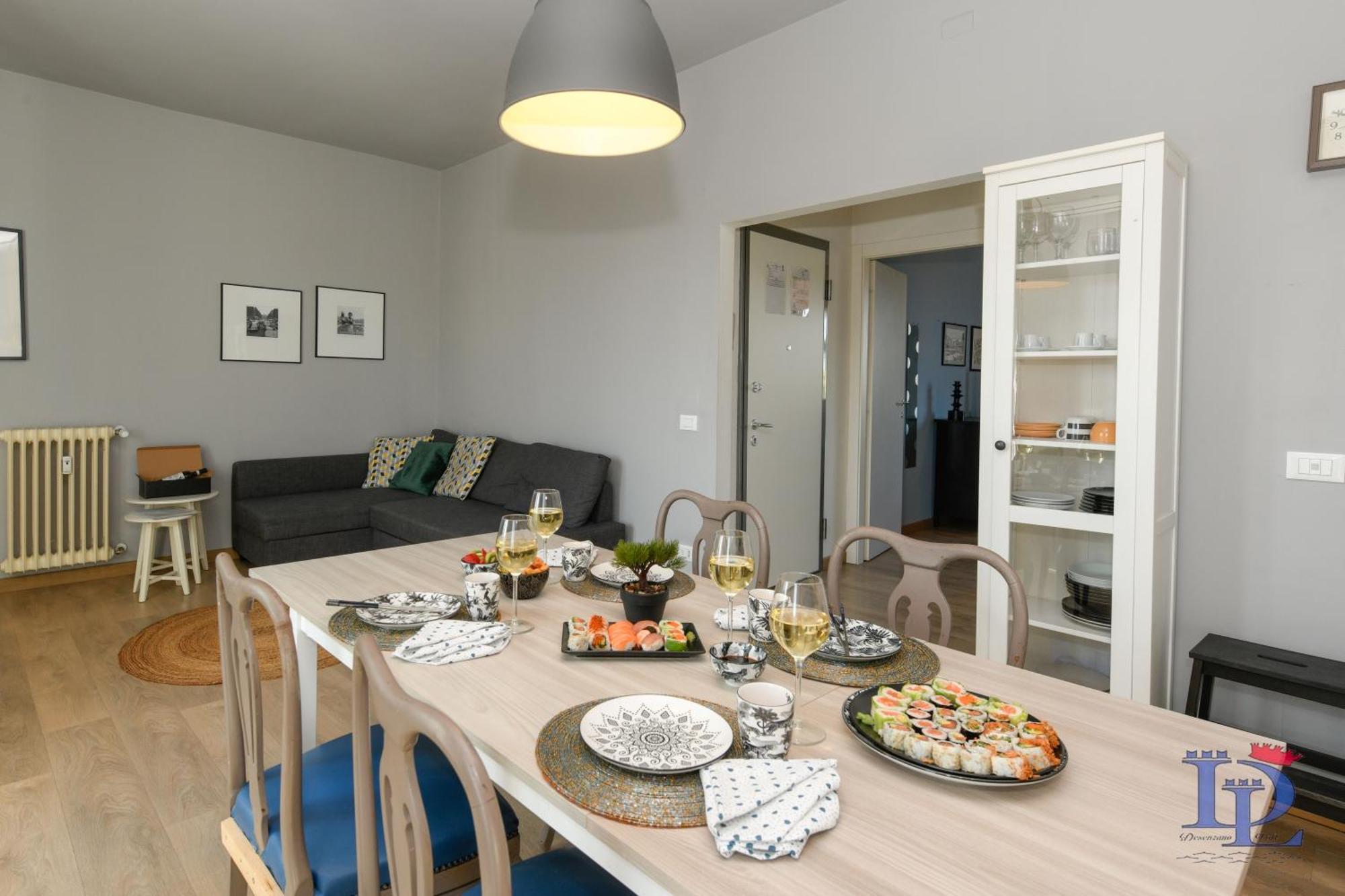 Desenzanoloft Official Partner Marriott Homes & Villas - Smiling In Desenzano Lake View เดเซนซาโนเดลการ์ดา ภายนอก รูปภาพ