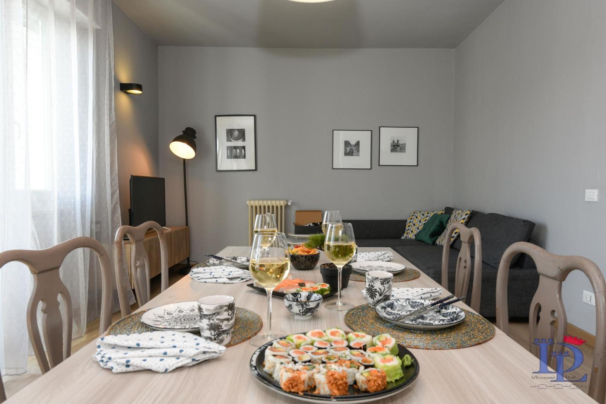 Desenzanoloft Official Partner Marriott Homes & Villas - Smiling In Desenzano Lake View เดเซนซาโนเดลการ์ดา ภายนอก รูปภาพ